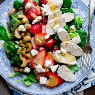 This Green Salad with Chicken, Strawberries and Goat Cheese is an awesome entree salad for your next brunch, lunch or dinner. #lowcarb #glutenfree #saladmonth #entreesalad |Healthy Seasonal Recipes