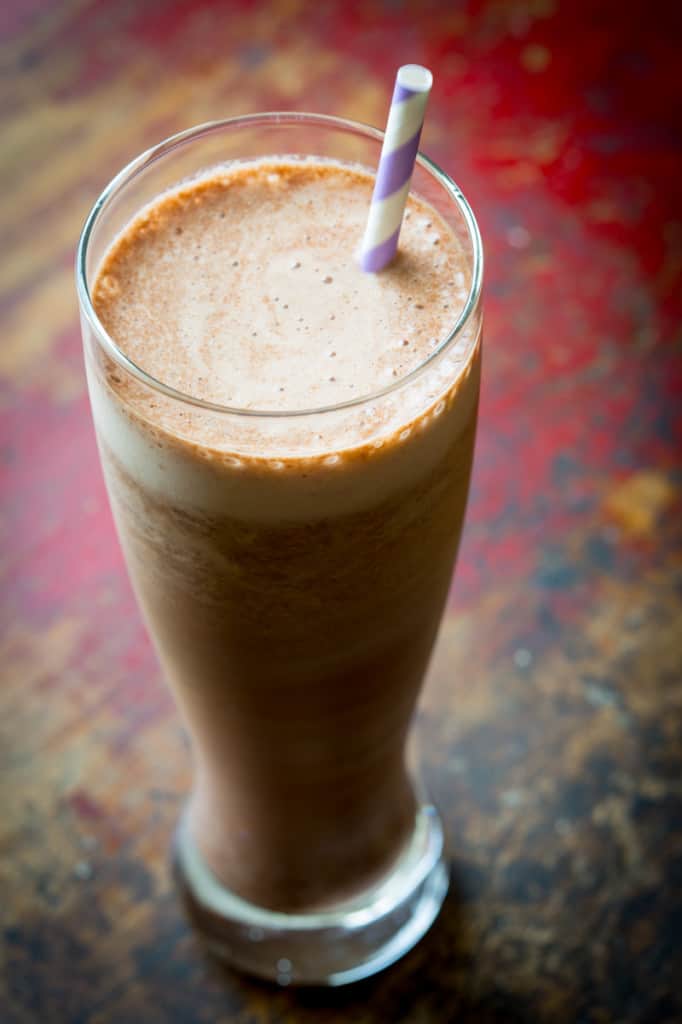 125 calories skinny chocolate protein shake {lactose-free}