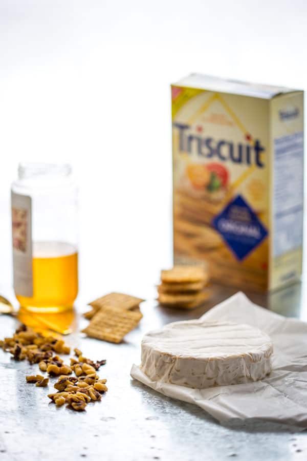 triscuit crackers and brie