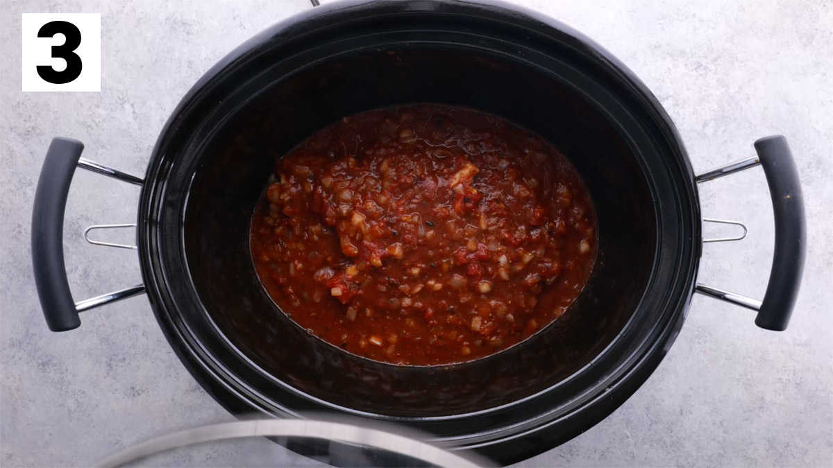 the chicken and sauce in the slow cooker