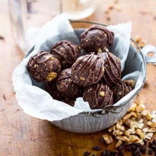 Vegan Dark Chocolate Walnut Bites | Vegetarian | Snack | Winter | Oats | Maple Syrup | Healthy Seasonal Recipes | Katie Webster
