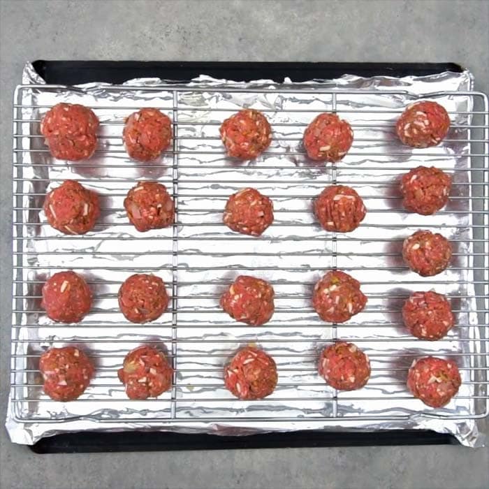 Shape into 21 meatballs