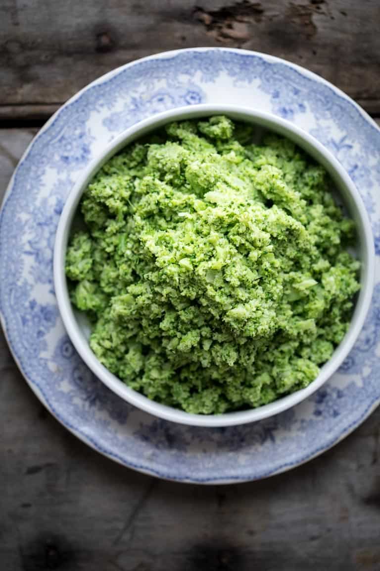 Garlic Mashed Broccoli, a easy vegan side dish. #vegan #glutenfree #lowcarb #broccoli