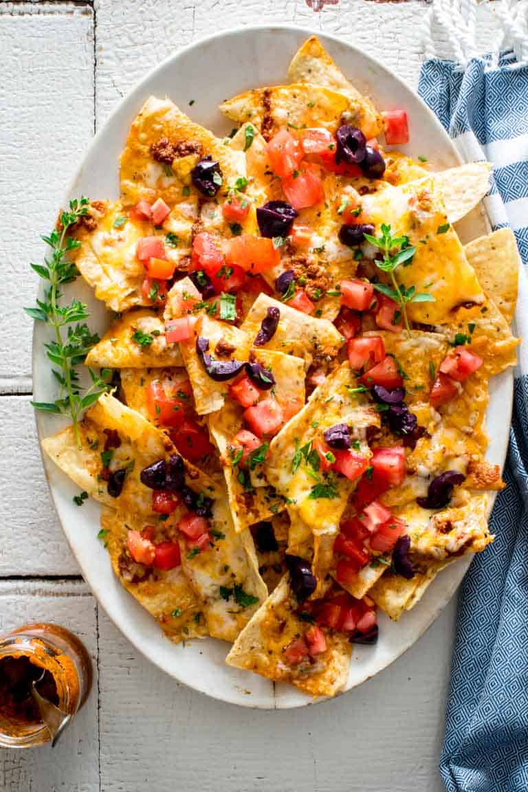 nachos with tomato pesto