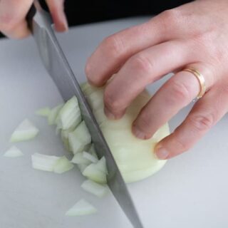 dicing Onion