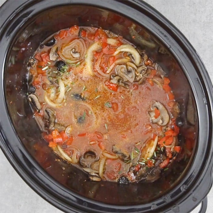 the cacciatore sauce in the slow cooker