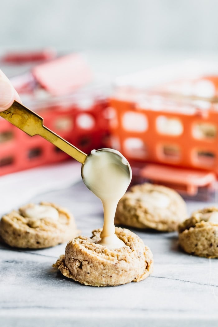 filling a thumbprint with maple cream