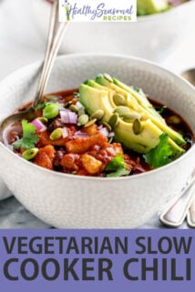 slow cooker chili bowl with text