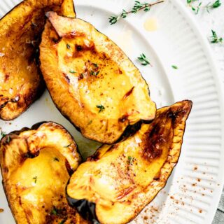 air fryer acorn squash seasoned with honey and cinnamon