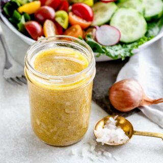 red wine vinaigrette salad dressing in mason jar