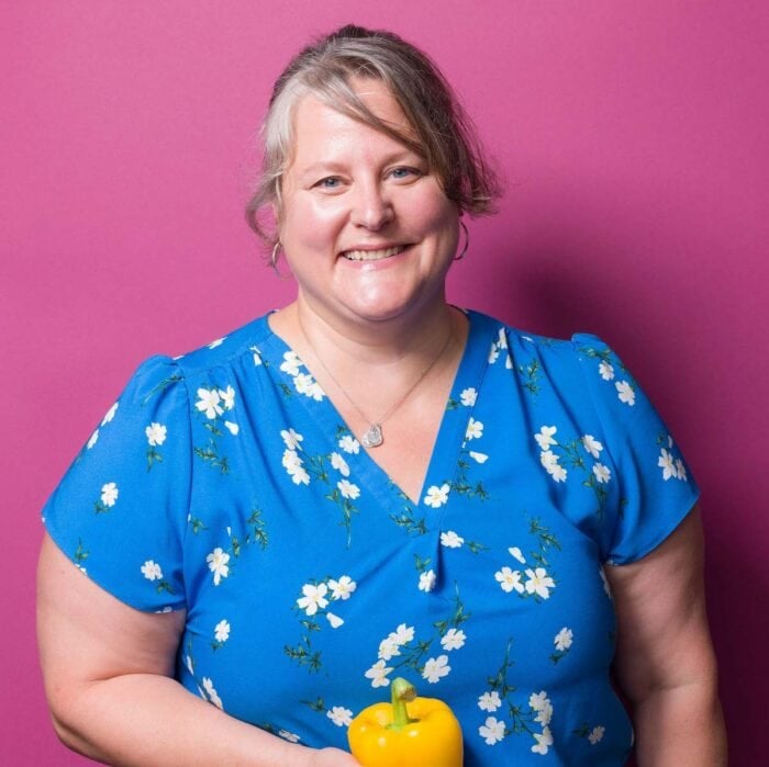 laura kanya with a yellow pepper