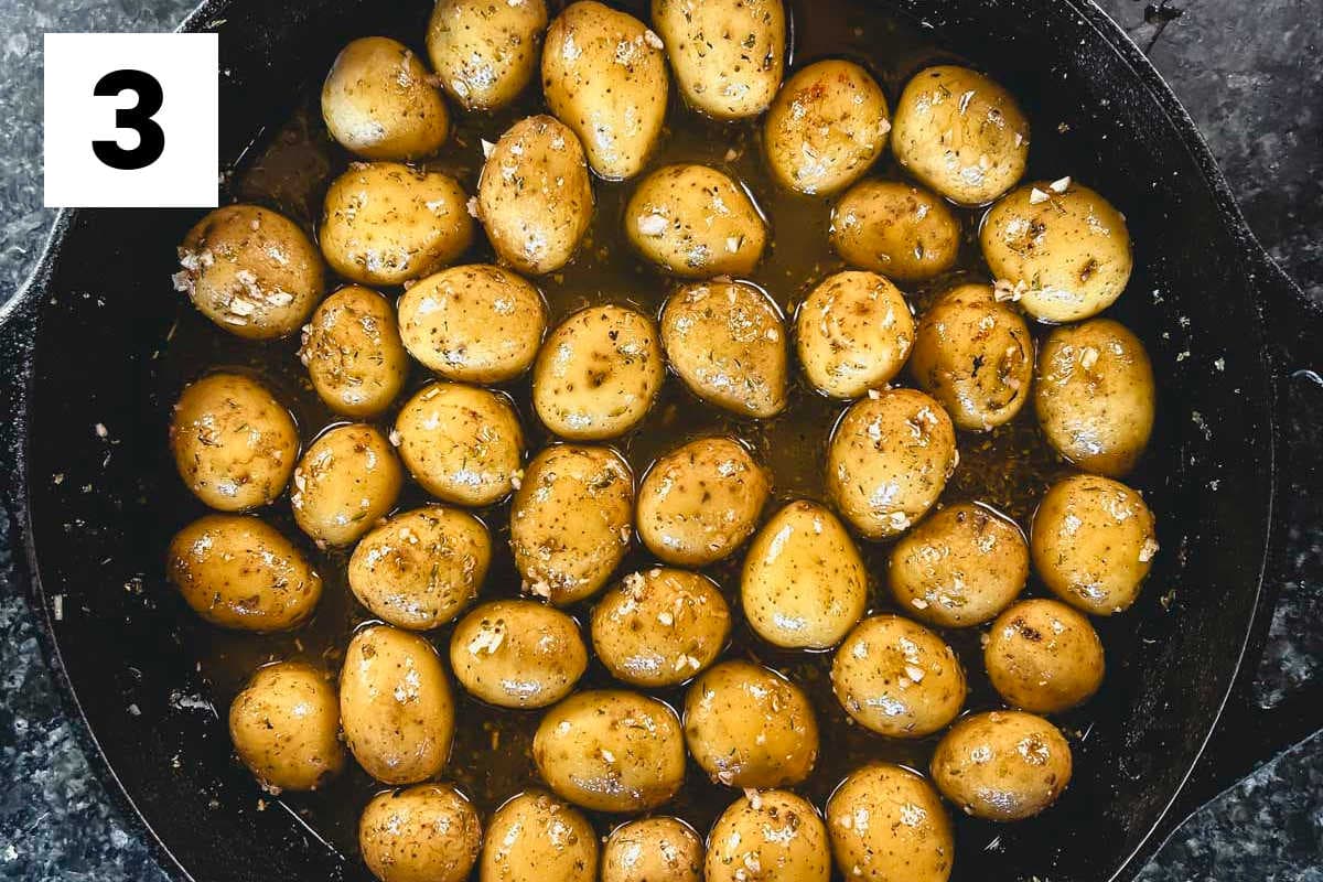 the potatoes mixed with the seasonings, lemon and garlic