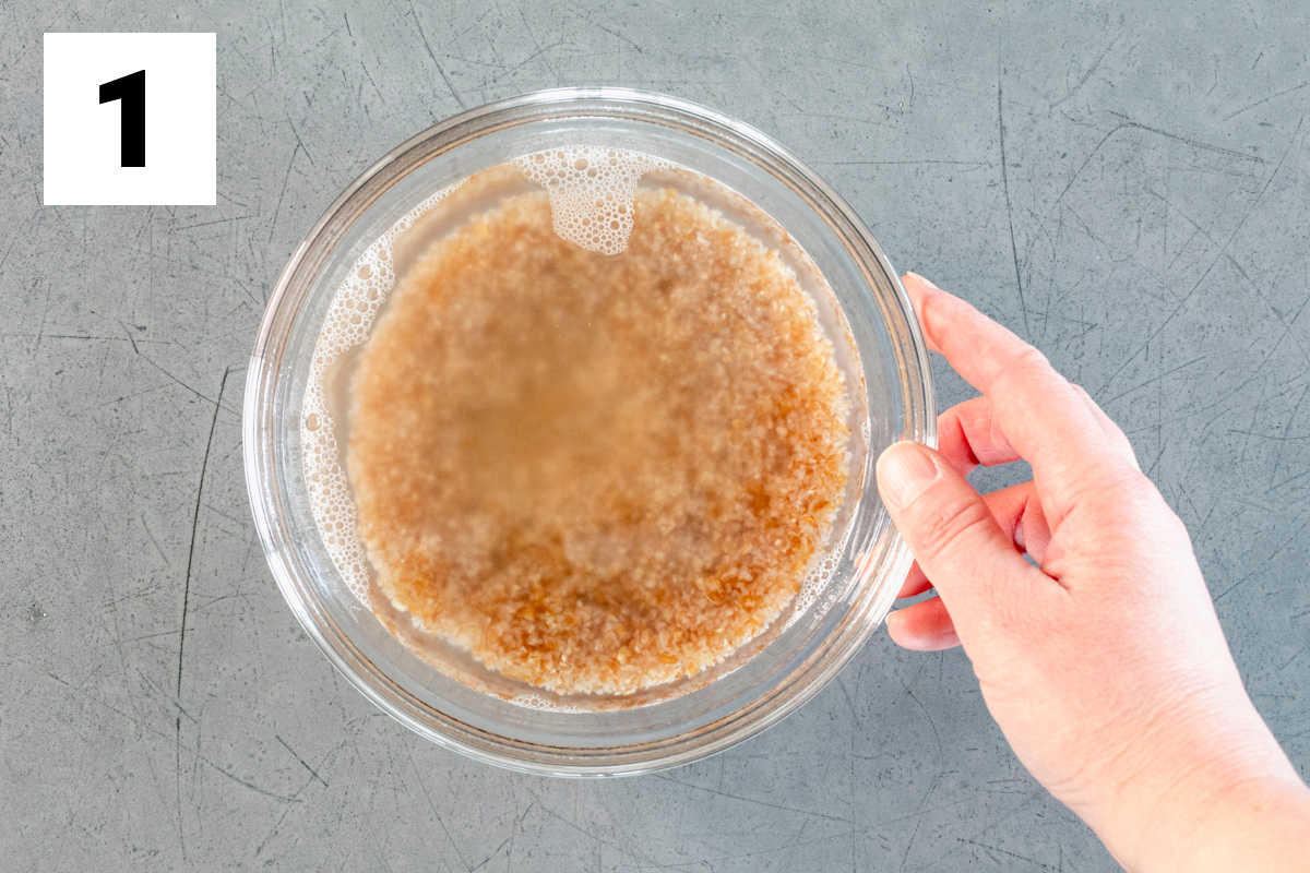 soaking bulgur in a bowl